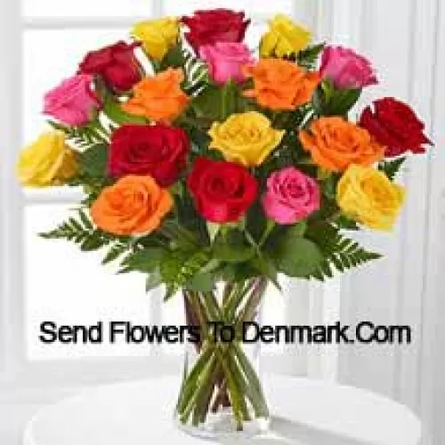 19 Rose Colorate Miste con Riempitivi Stagionali in un Vaso di Vetro